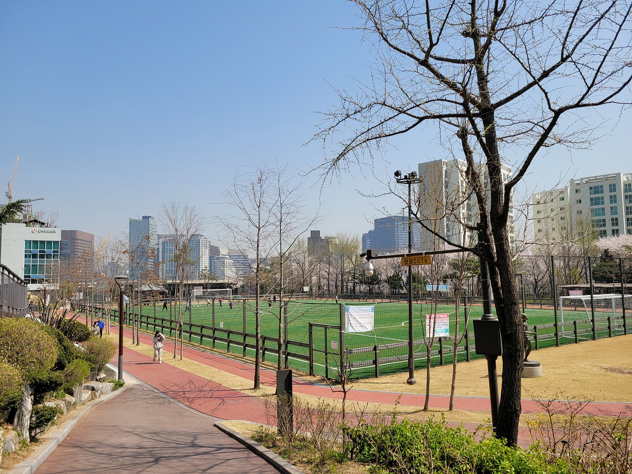 以抢占市场